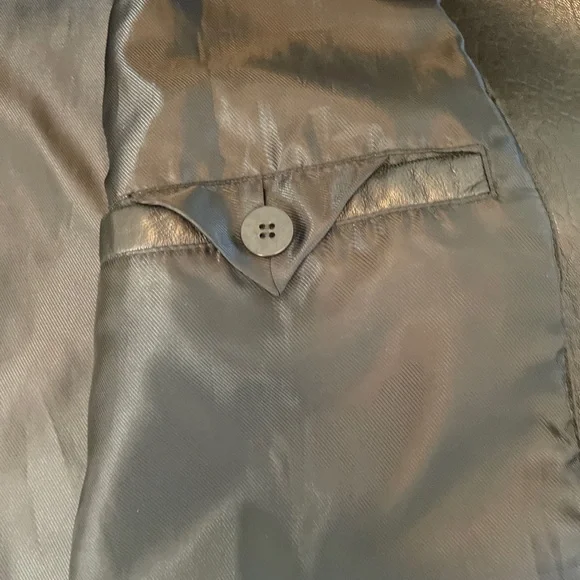 Robert Comstock Black Genuine Leather 3/4 Length Jacket. Size: 48 - Picture 9 of 12